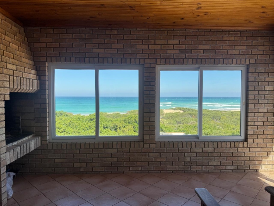 6 Bedroom Property for Sale in Aston Bay Eastern Cape